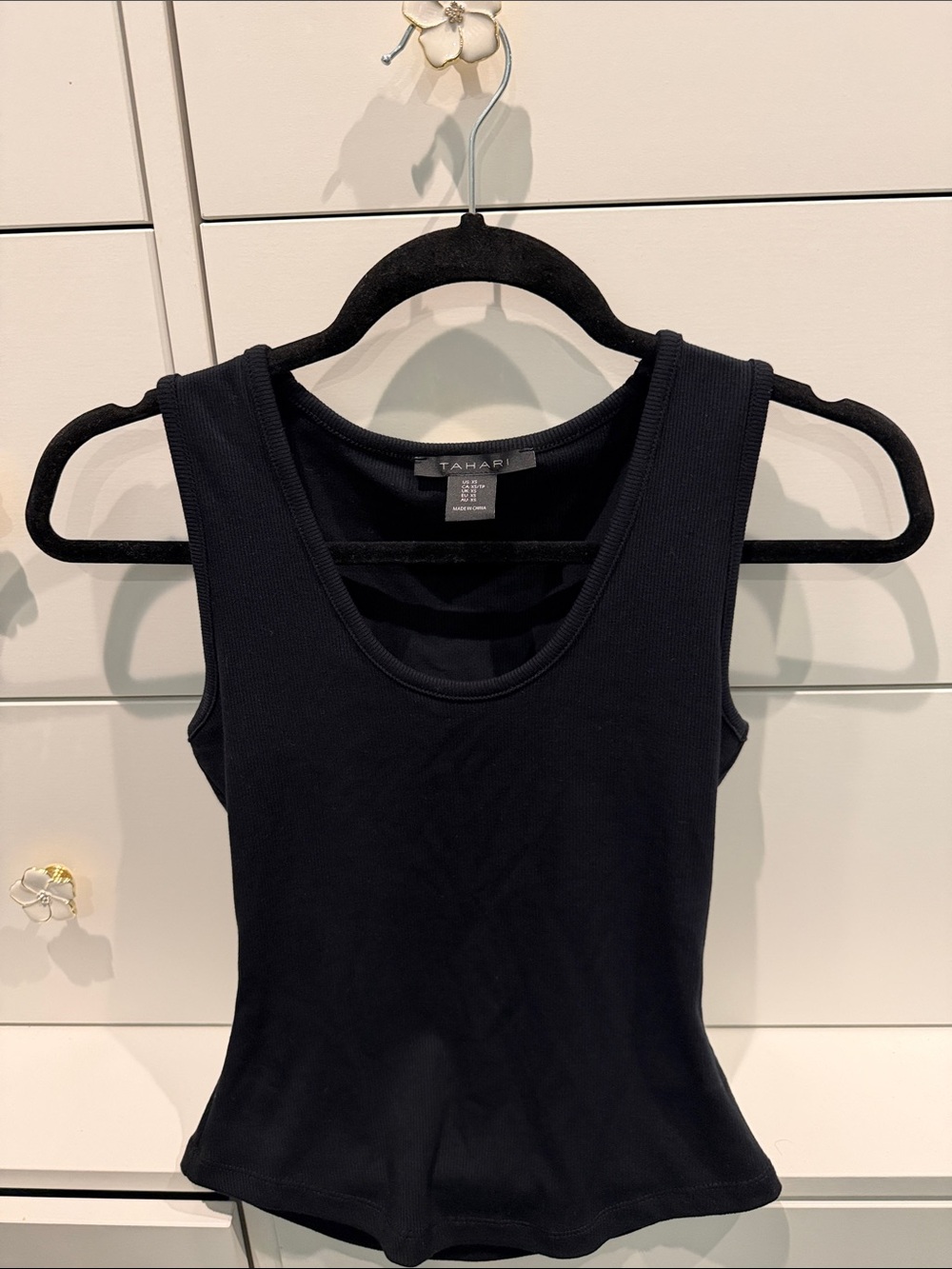 Tahari basic black tank XS